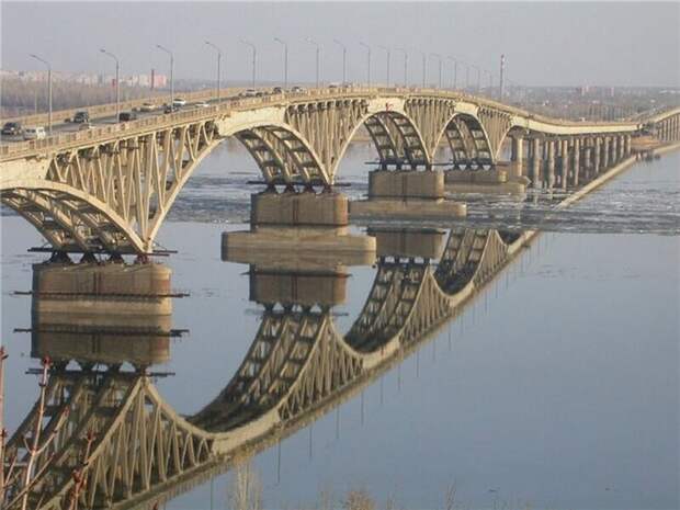 10-е место — Саратовский мост