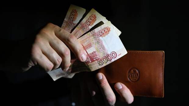 Эксперт Лебединская: средняя зарплата в 2025 году превысила 100 тысяч рублей