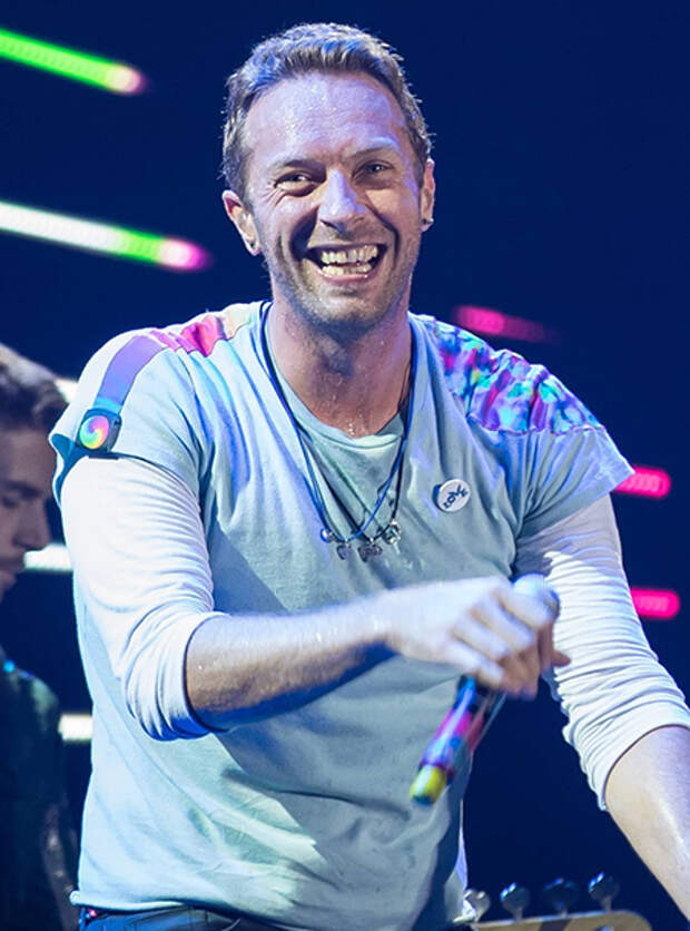Chris martin plays gay