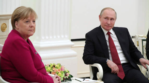 Меркель заявила об открытой критике в личных разговорах с Путиным