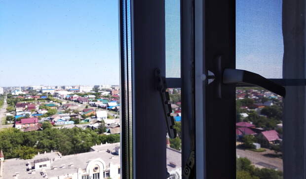 В одном из городов Башкирии с балкона выпал 7-летний ребенок