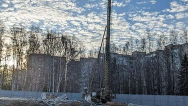 Установка для устройства буронабивных свай на месте 