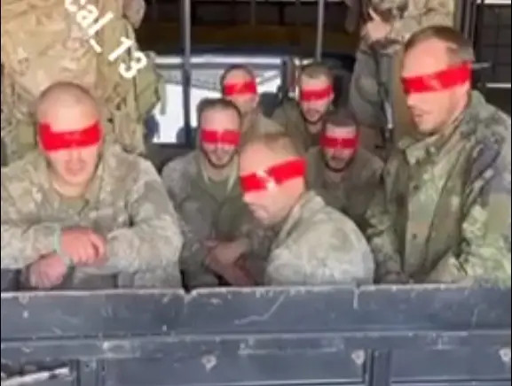 Опубликованы кадры с новой партией взятых в плен в Курской области украинских оккупантов