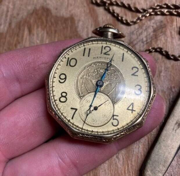 1. "Карманные часы моего прадедушки, которые спустя 97 лет все еще идут"