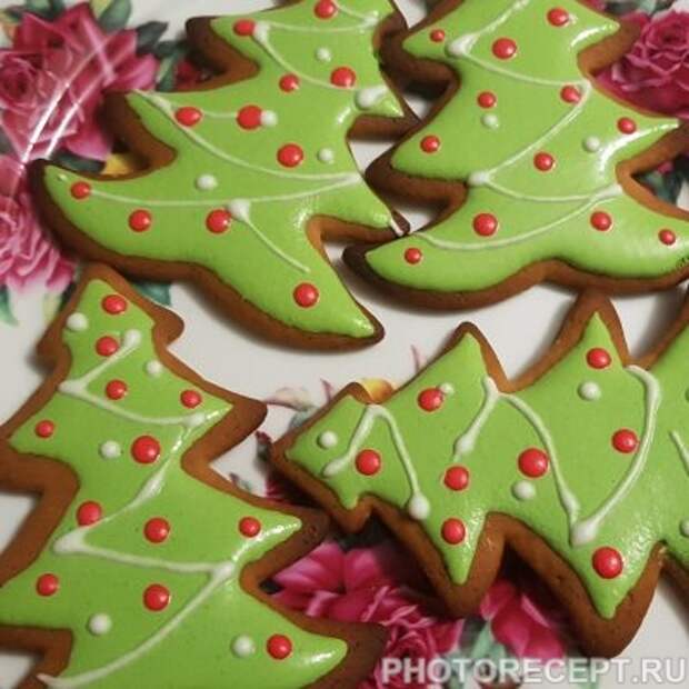Рождественские пряники с глазурью (печенье) - рецепт с фото