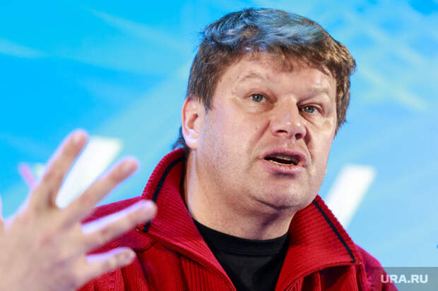 Дмитрий Губерниев и Наталья Ищенко на вечерней сессии Медиафорума ОНФ 