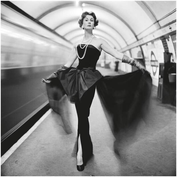 Barbara Goalen London, 1954  Photo John French.jpg