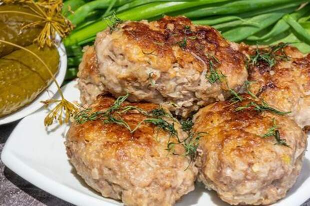 Фото к рецепту: Котлеты из мясного фарша по-домашнему