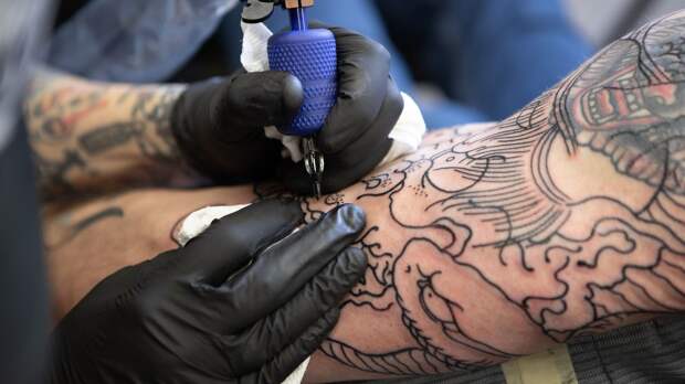 Специалисты KAIST представили чернила для умных татуировок, которые прогнозируют болезни