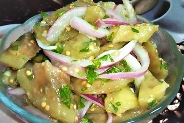 Маринованные баклажаны с луком. 