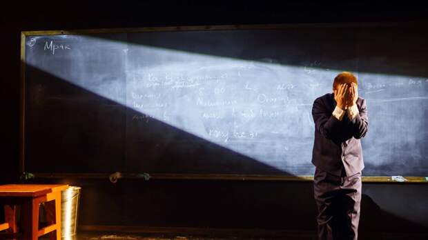 Кружение в пространстве и времени: в Камергерском открыли «Школу для дураков»