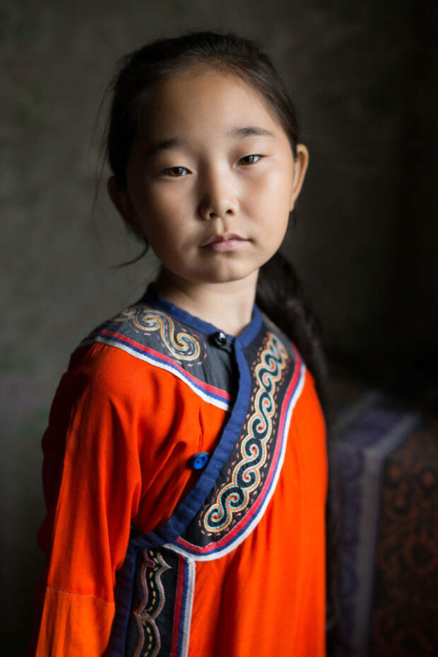 Фотограф проехал 40000 км по Сибири и сделал портреты ее коренных жителей