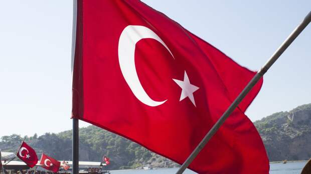 Минобороны Турции опровергло сообщения о потушенном пожаре в порту Искендеруна
