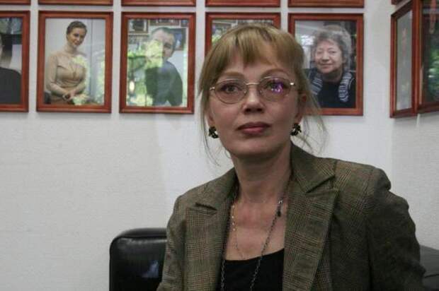 Актриса театра и кино, народная артистка России Елена Попова | Фото: syl.ru Актриса театра и кино, народная артистка России Елена Попова | Фото: syl.ru