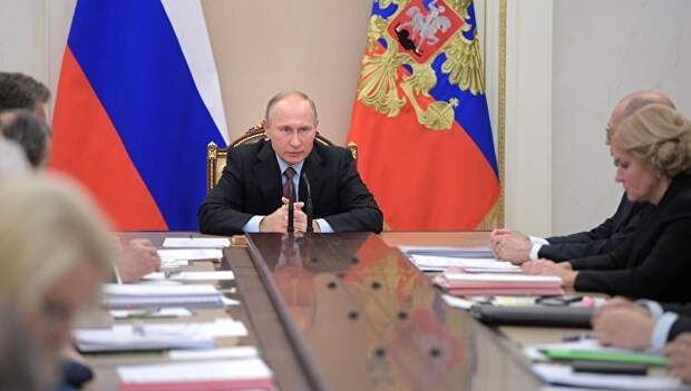 Президент Владимир Путин проводит совещание с членами правительства. 25 октября