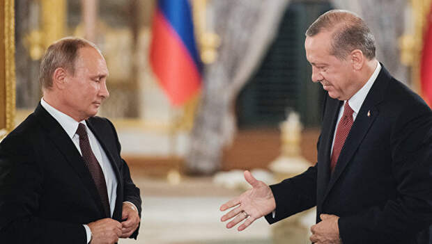 Президент РФ Владимир Путин и президент Турции Реджеп Тайип Эрдоган во время совместного заявления для прессы по итогам встречи в Стамбуле