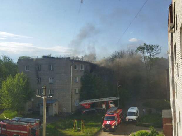 Пожар уничтожил квартиру в доме на улице Моховой Ярославля