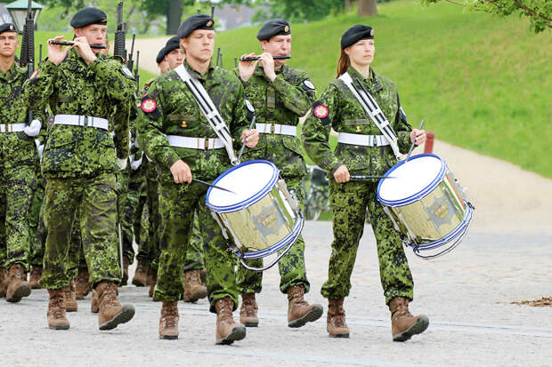 Россиянин описал службу в Дании словами «девушки делят душ и сон с мужиками»