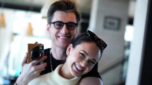 Идиллия: Воробьев привез красавицу-жену и ее дочку в США, где у него есть вилла