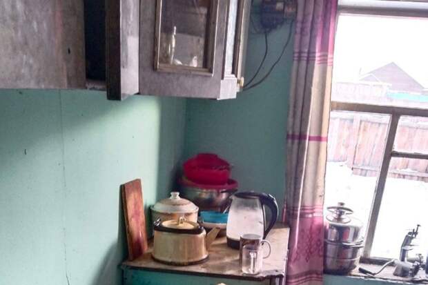 В Туве пятерых голодных детей забрали у родителей, но затем вернули обратно