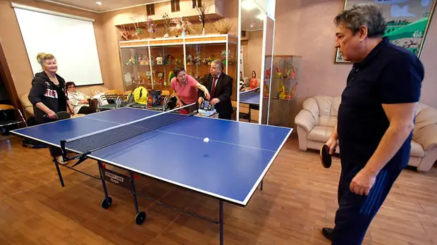 «Можно быть пожилым в 50 лет и молодым — в 90»: главный гериатр Минздрава о долгожителях и причинах мужской смертности