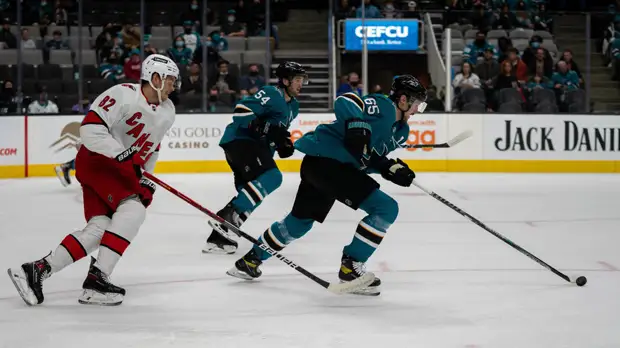 «Сан-Хосе» победил «Каролину» благодаря шайбе Барабанова в овертайме