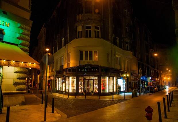 Ночная улица в Будапеште