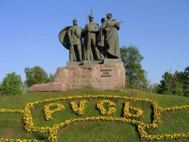 Памятник Защитникам земли русской