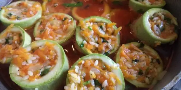 10 рецептов фаршированных кабачков в духовке и на плите
