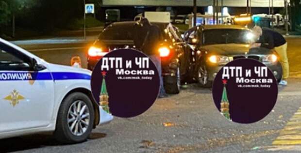 На перекрестке в Хорошево-Мневниках произошла авария