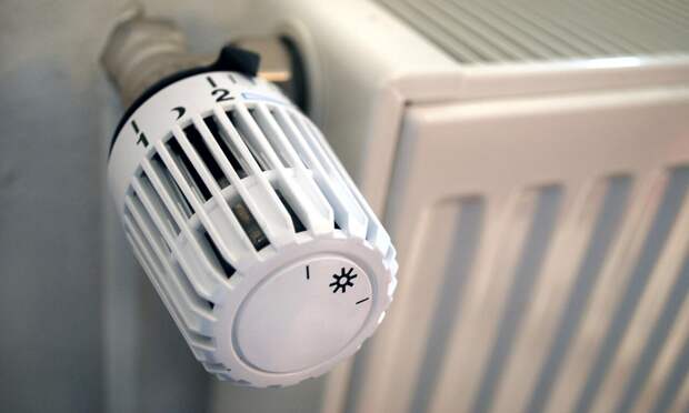 В Северном округе Архангельска из-за аварии без отопления и горячей воды остались десятки домов, две школы и детский сад