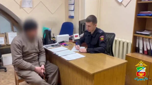 Полсотни таксистов проверили у вокзала Новосибирска: нашлись нелегалы