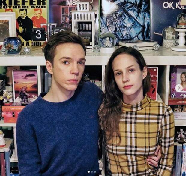14-летний подросток влюбился в неизвестную девушку-модель с обложки. Через 12 лет они поженились