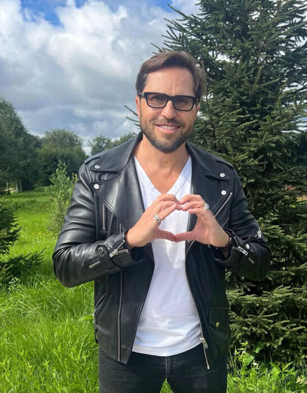 «Для нас он чужой человек»: Мать Александра Реввы жестко высказалась о его отце, а Анна Седокова объяснила разрыв с родительницей