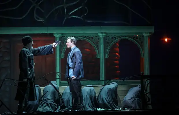 «Мечта реализовалась»: Бузова выступила на сцене МХАТа