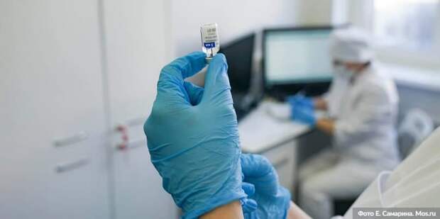 Собянин дал старт клиническим исследованиям вакцины «Спутник Лайт» в Москве