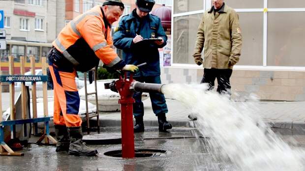 Когда дадут воду в дон. Вода в центре Ростова.