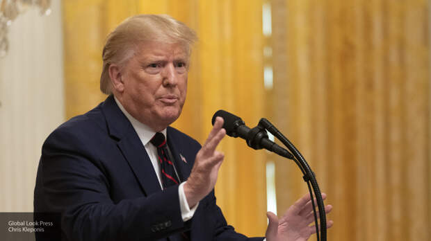 Издание Axios сообщило об отстранении от работы советника Трампа по России