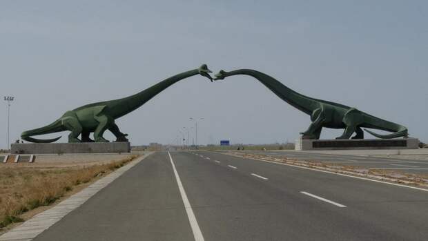 KissingDinosaurs03 KissingDinosaurs03 Целующиеся динозавры Эрэн Хото в Китае