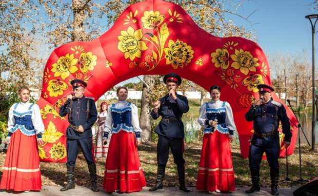 В Белгородской области прошел фестиваль народной кухни, музыки и ремесел «На Тихой Сосне»