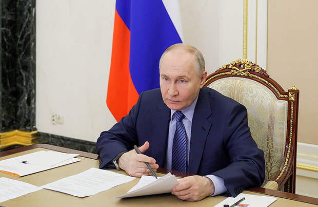 Путин упрекнул губернаторов за данные о выплатах пострадавшим от паводков
