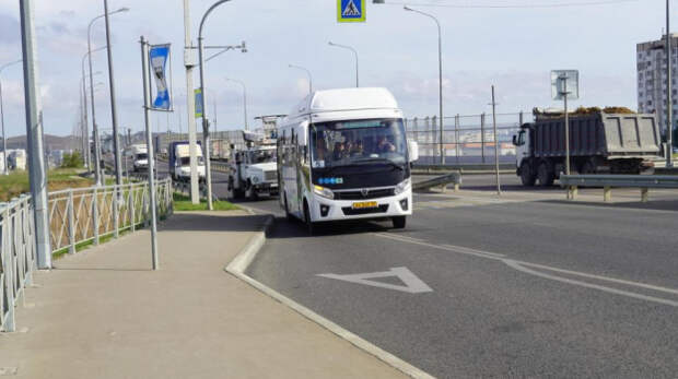 Опасную остановку общественного транспорта выявили в Керчи