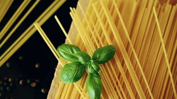 Путин назвал недопустимым рост цен на макароны при «таких урожаях»