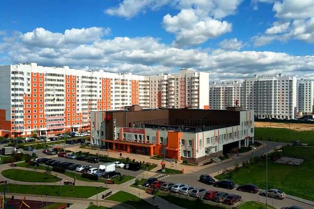 Поликлиника в Новых Ватутинках.jpg Поликлиника в Новых Ватутинках.jpg