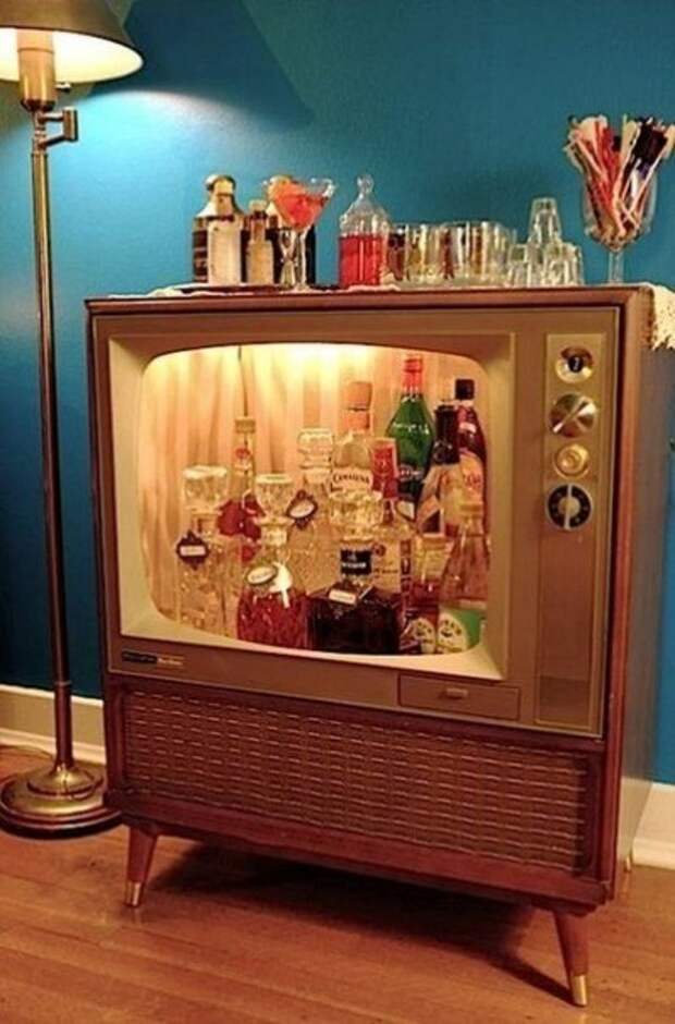 бар из старого телевизора