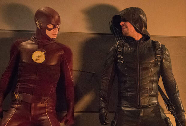 The Flash's Barry/Oliver Reunion Episode Will Pay 'Homage' to Arrow's 'Incredible Fight Sequences'
