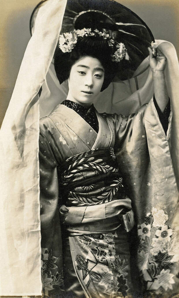 1910. Майко (ученица гейши)