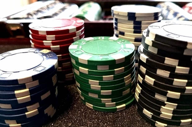 В Эстонии из-за опечатки в законопроекте отменили налог для онлайн-казино