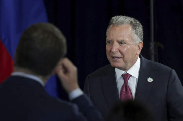 Уиткофф: США пригласили РФ и Украину в "Совет мира", ожидая получить согласие