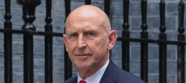 Захарова назвала влажными фантазиями желание главы Минобороны Британии похитить Путина